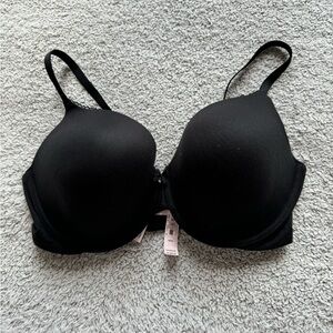 Victoria's Secret Black Molded T-Shirt Bra